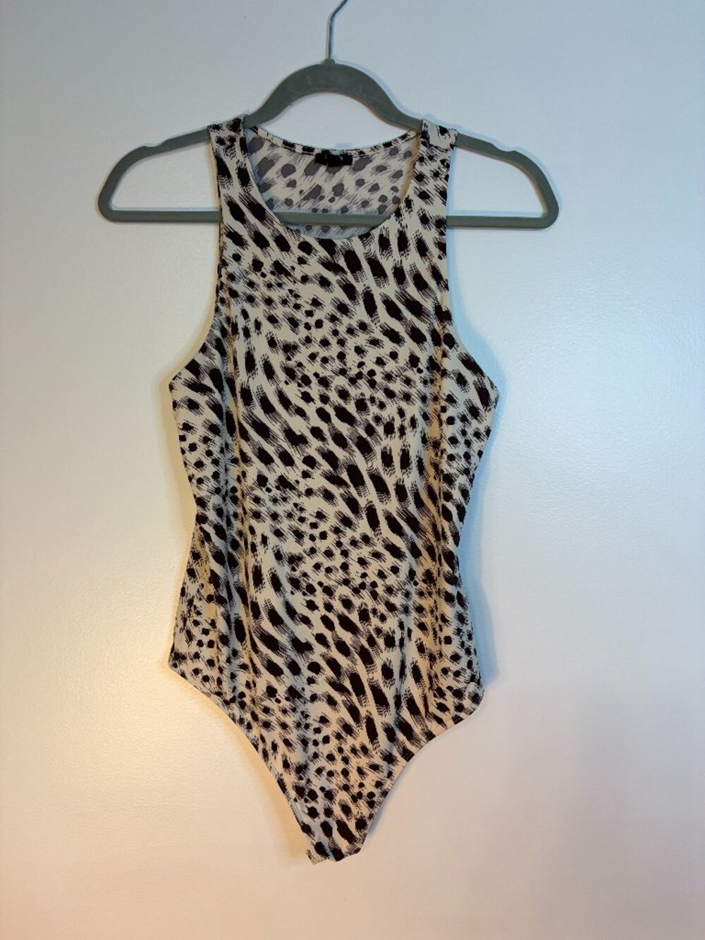 Express Body Contour Leopard Print Sleeveless Bodysuit